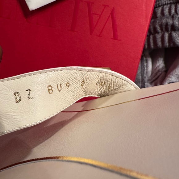 Valentino Garavani Slippers new - Picture 5 of 5